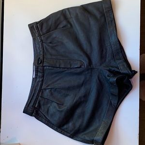 Frame Leather Black Shorts